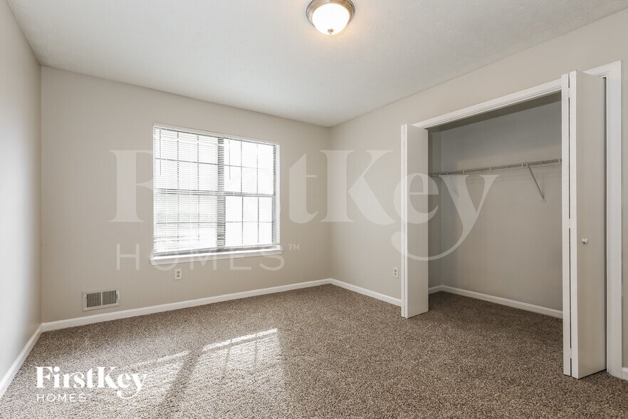 Building Photo - 10485 Ace Ct