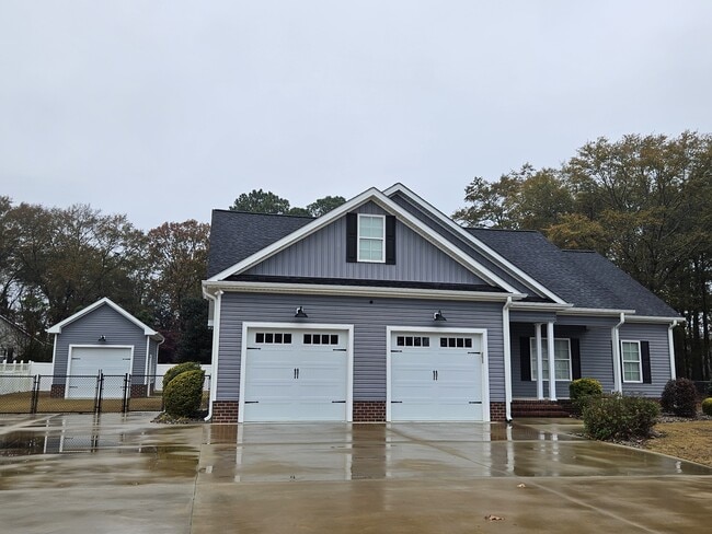 Building Photo - 104 Pioneer Trails Dr