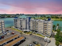 Building Photo - 450 Treasure Island Causeway