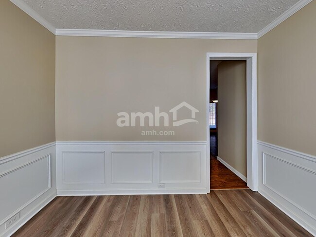 Building Photo - 2410 Greenside Ct