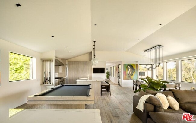 Building Photo - 2532 Canyon Oak Dr