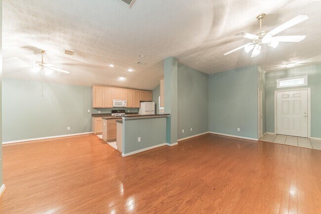 Building Photo - 519 Mesquite Dr