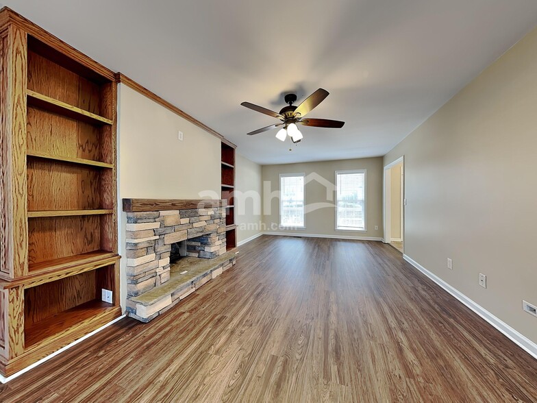 Building Photo - 6300 Willowdell Dr