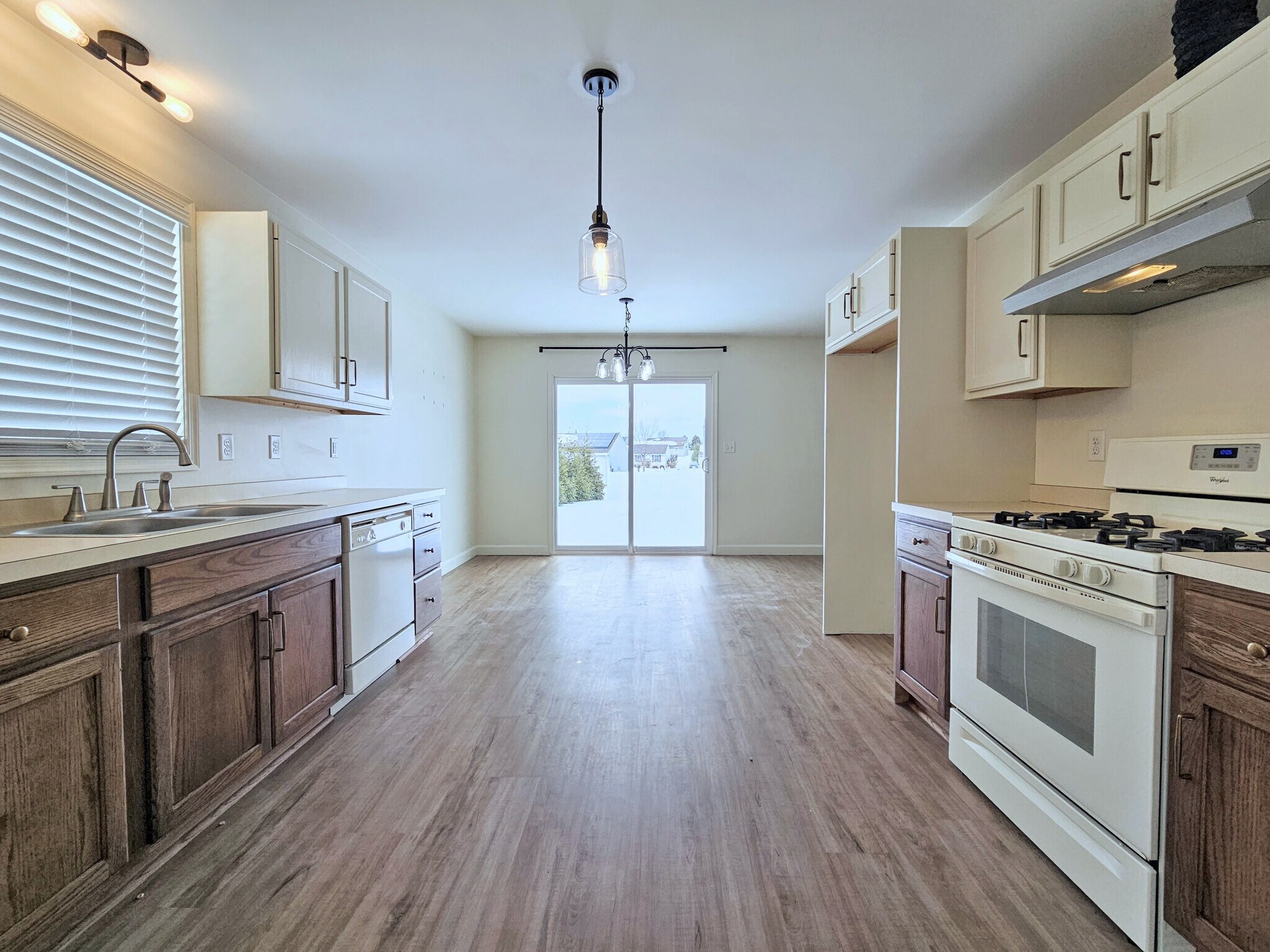 Building Photo - 13 Overlook Ln