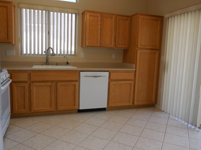 Building Photo - SUN CITY SUMMERLIN TWO BEDROOM - MONARCH F...