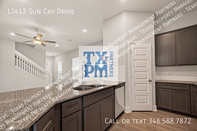 Building Photo - 13412 Sun Cay Drive
