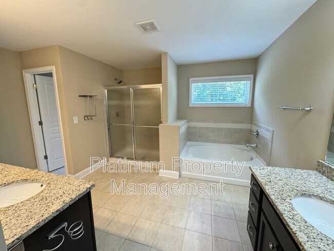 Building Photo - 2045 Birmingham Ct