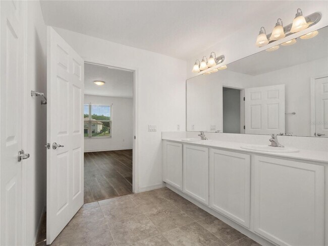 Building Photo - Bellalago Home