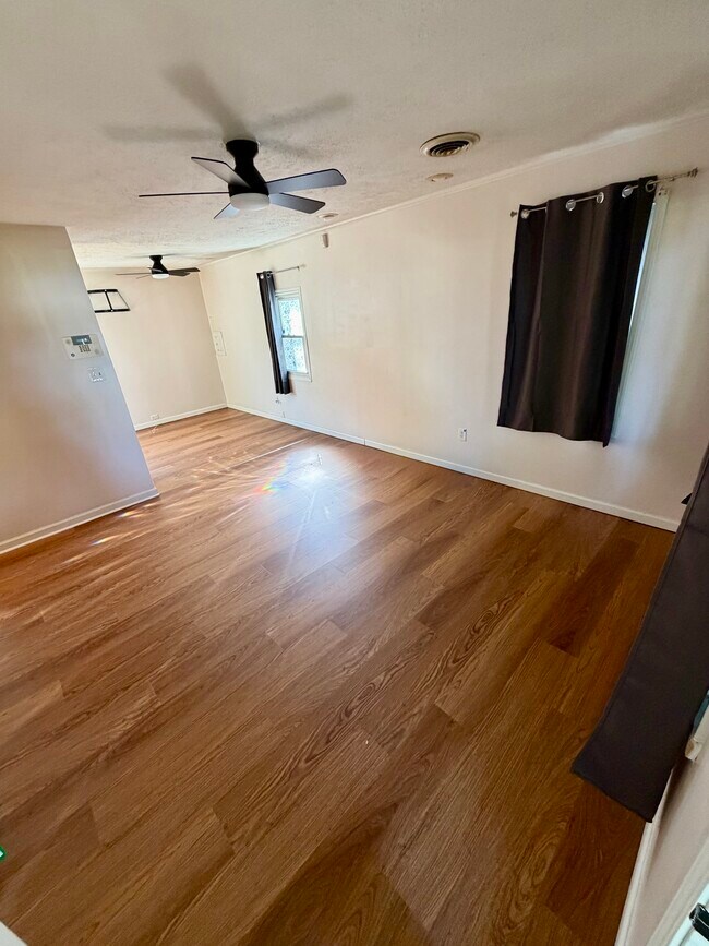 Building Photo - 1604 Marbo Ave