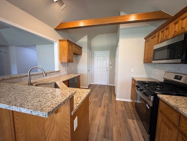 Building Photo - 3 Bedroom 2 bath Bixby Schools