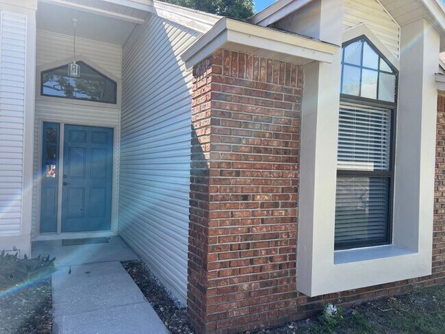 Building Photo - Charming Single-Family Home in Oviedo, FL