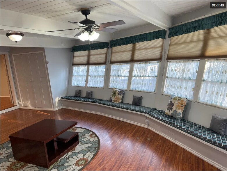 Building Photo - 1085 Riviera Dr