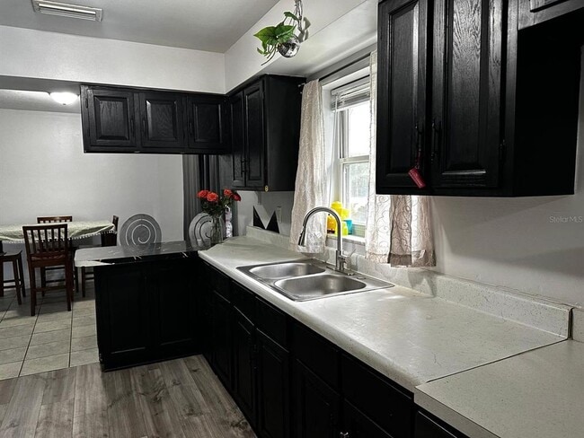 Building Photo - 1048 Wakefield Cir