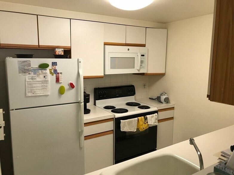 Building Photo - 1933 Commonwealth Ave