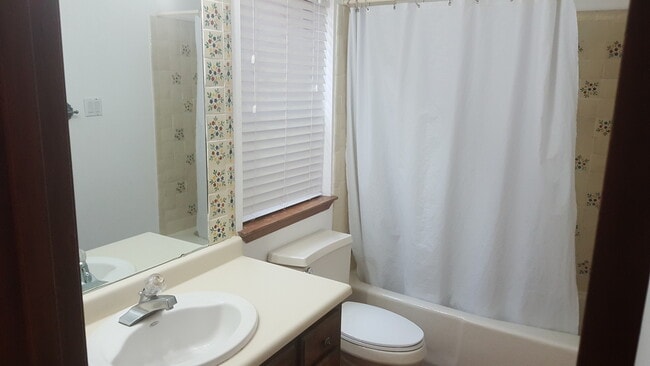 Building Photo - Townhouse Sandia Heights