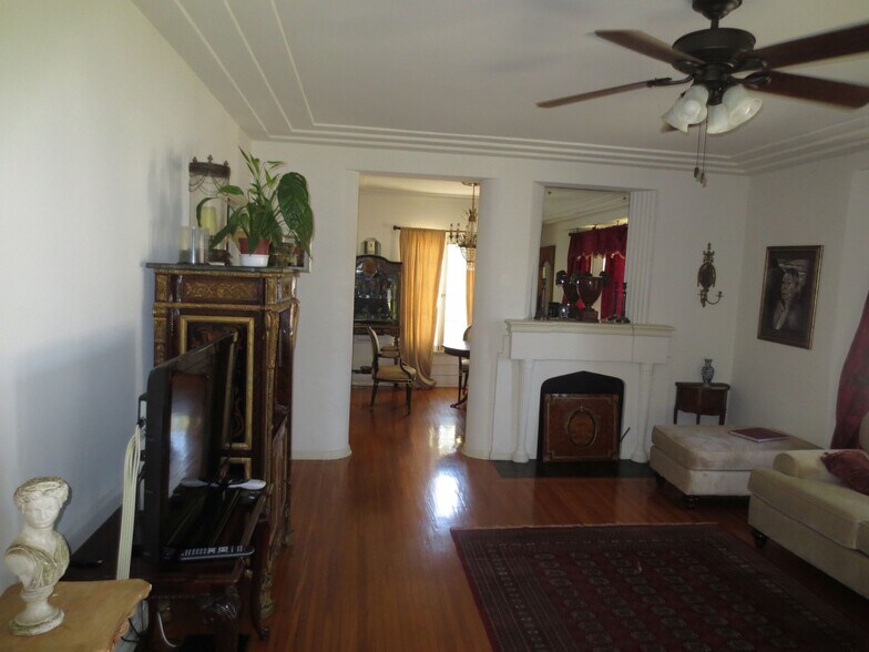 Building Photo - 6168 W Olympic Blvd