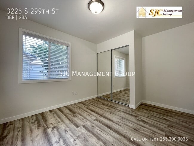 Building Photo - 3225 S 299th St