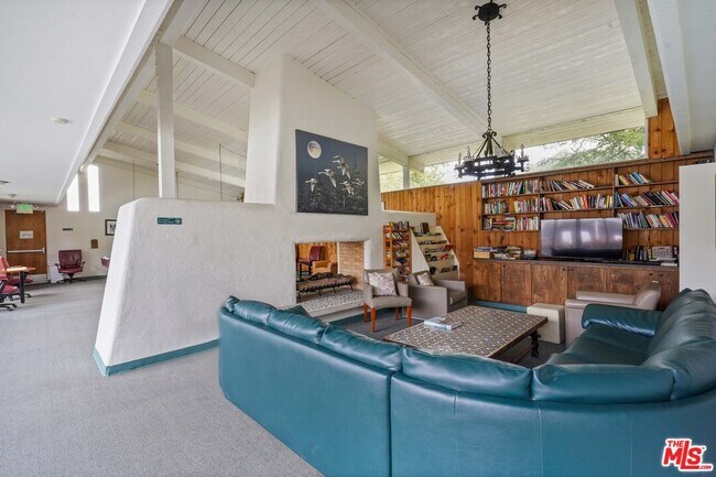 Building Photo - 30473 Mulholland Hwy