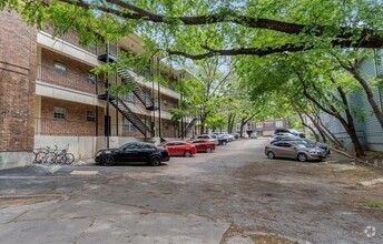 Building Photo - 2100 San Gabriel St