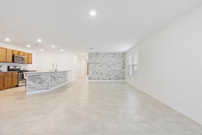 Building Photo - 20835 Filbert Ln