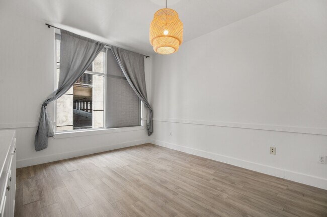 Building Photo - 1901 Post Oak Blvd