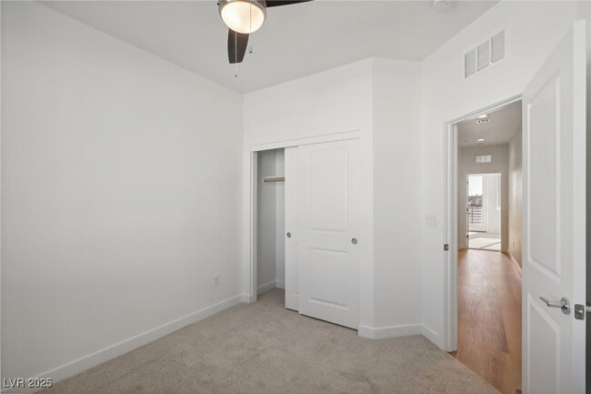 Building Photo - 10511 Blossoming Hls Wy