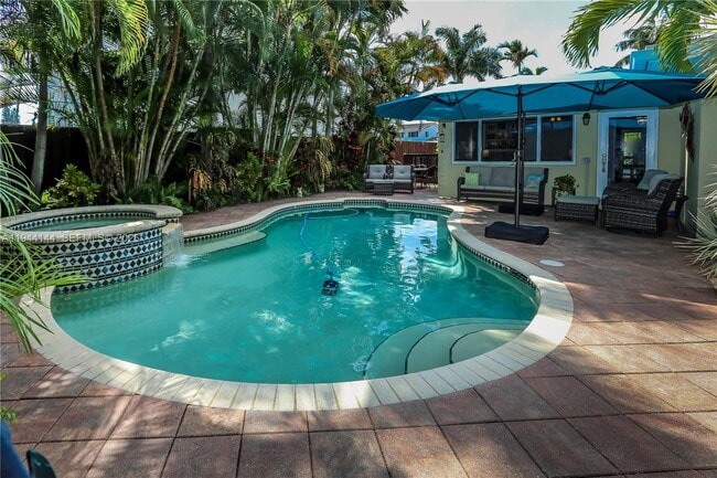 Building Photo - 1247 Washington St