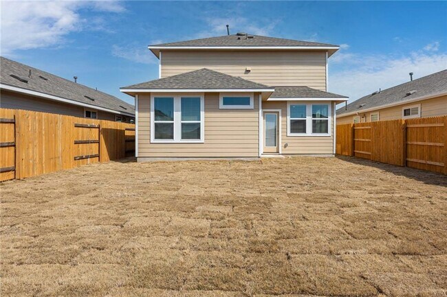 Building Photo - 220 Trailside Ln