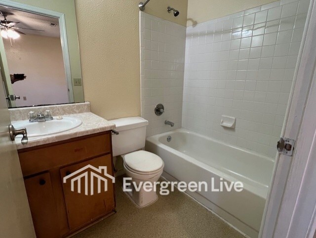 Building Photo - 102 Swing Ct