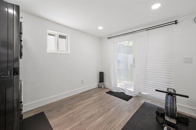 Building Photo - 26 NE 69th St