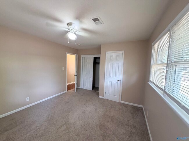 Building Photo - 2205 Glen Iris Rd NW