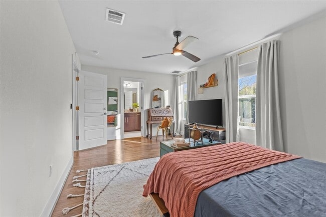 Building Photo - 317 Bridgeford Dr