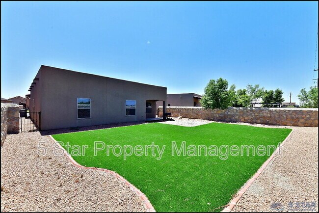 Building Photo - 3741 Loma Adriana
