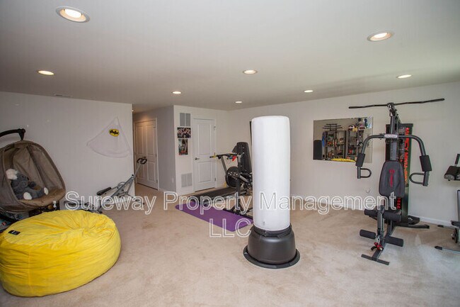 Building Photo - 172 Fela Dr