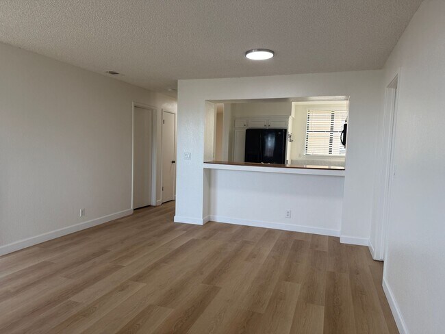 Building Photo - Mariners Landing Waterfront 1 Bed / 1 Bath Condo in Gated Community – Near Vallejo Ferry Building