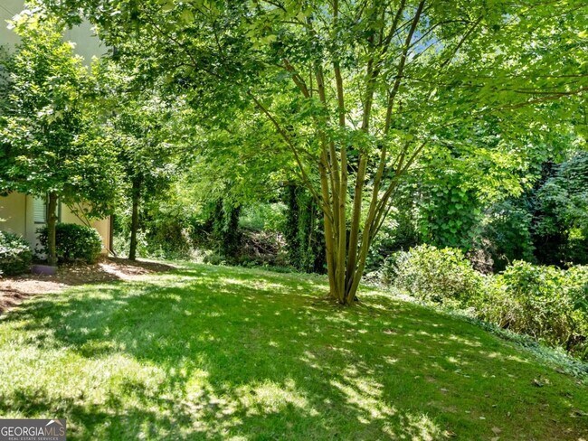 Building Photo - 605 Candler St