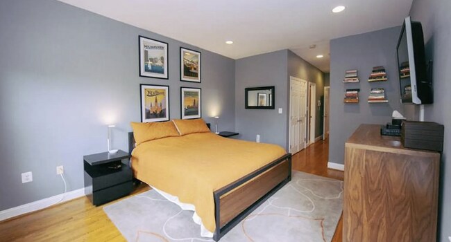 Building Photo - Great Price, Center of H St - WITH Secured...