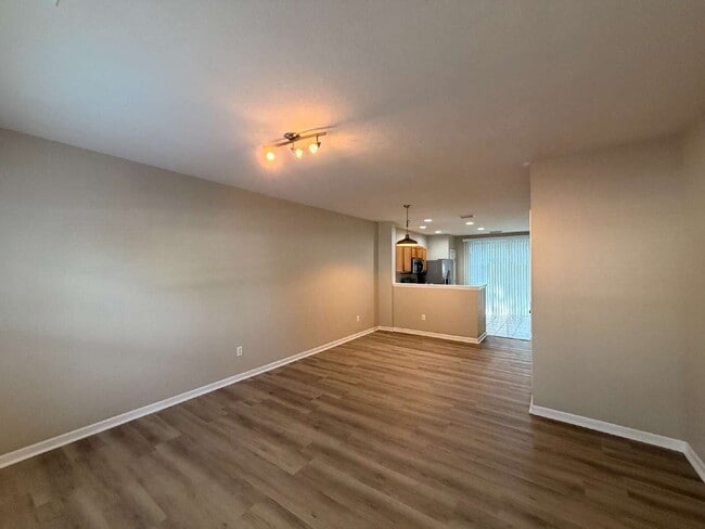 Building Photo - 4430 SW 49th Ave