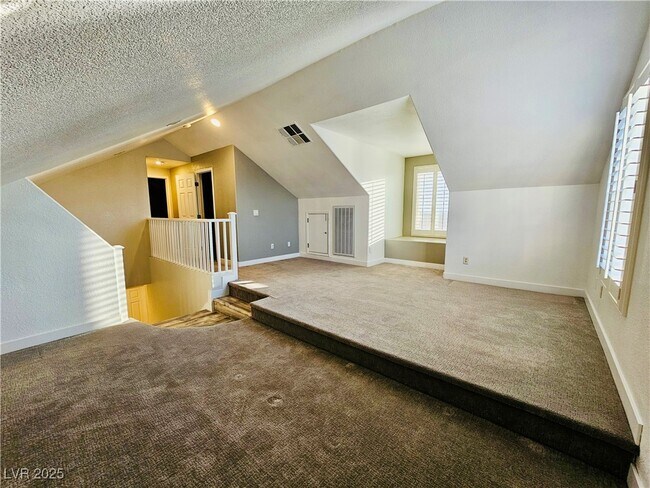 Building Photo - 777 Valley Rise Dr