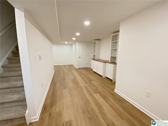 Building Photo - 2150 Rolling Meadow Dr