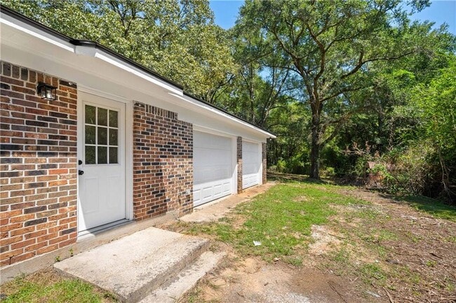 Building Photo - 4310 Red Creek Rd