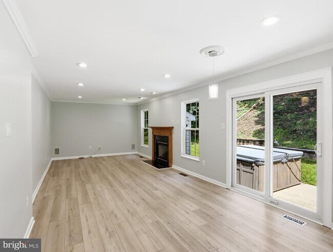 Building Photo - 8 Quails Nest Ct