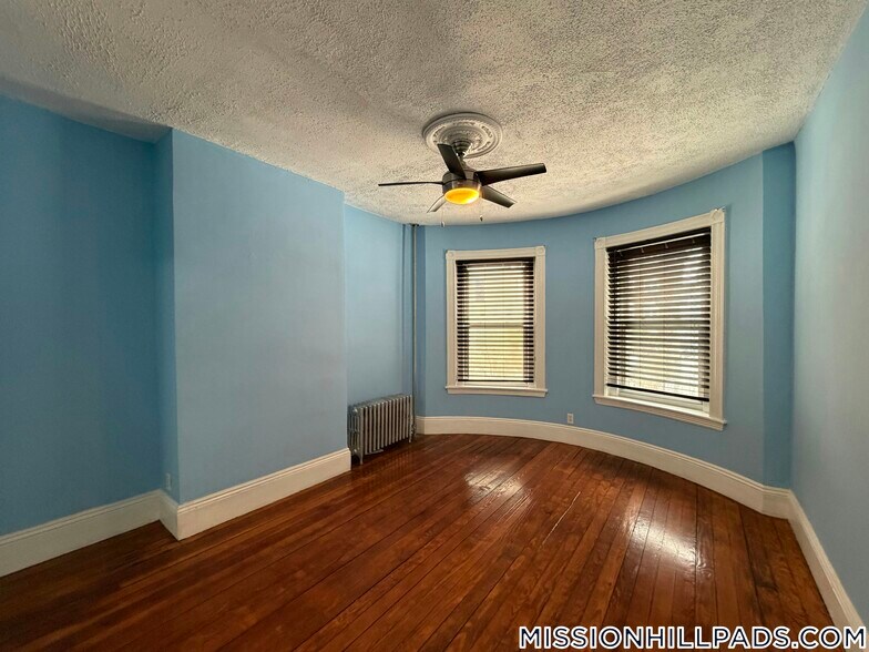 Building Photo - 82 Rockland St