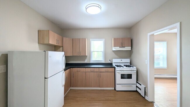 Building Photo - 837 N Broadway St