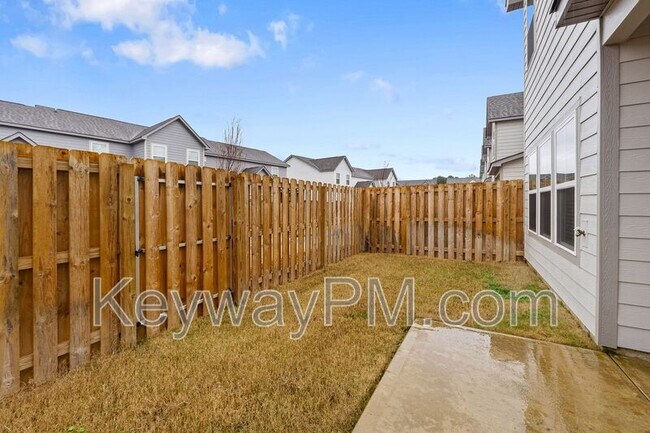 Building Photo - 3070 Venetian Dr