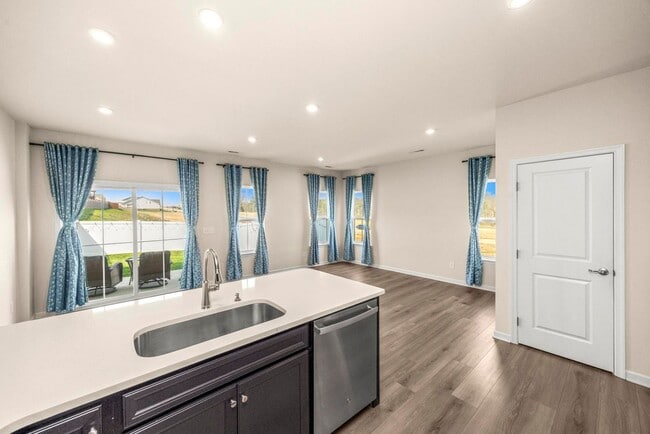 Building Photo - 247 Pryor Dr