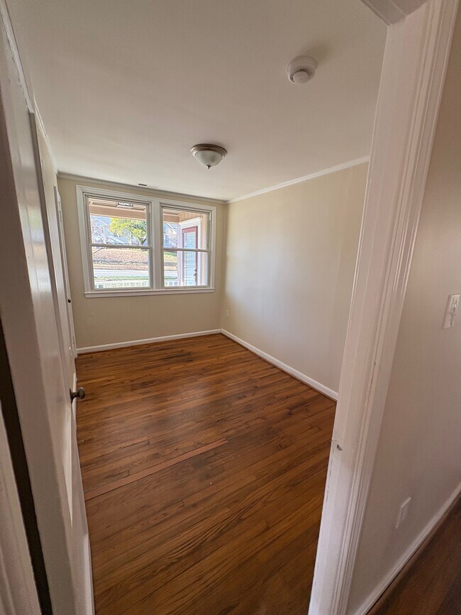 Building Photo - 2203 S Benbow Rd