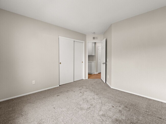 Building Photo - 5911 Rio Valle Dr