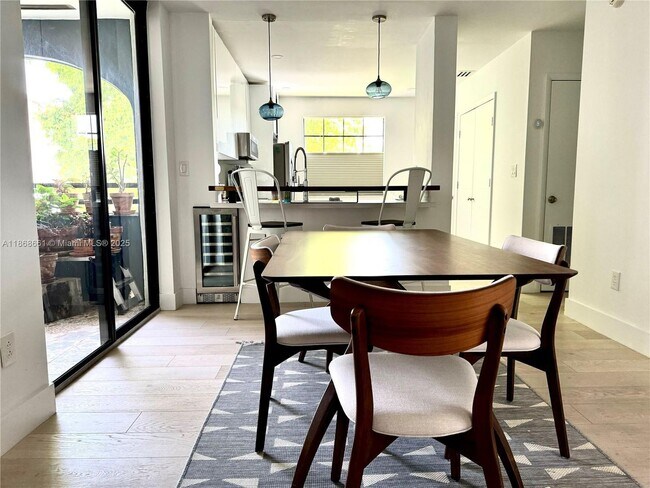 Building Photo - 3553 Magellan Cir