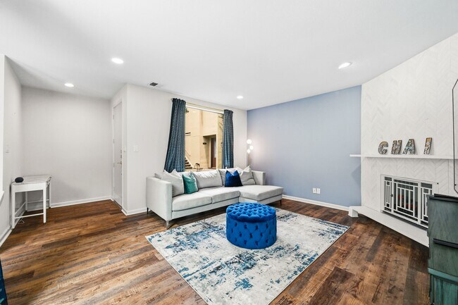 Building Photo - 1116 Bering Dr